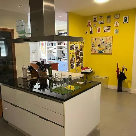 Amplio Y Luminoso Piso En El Centro De 비고